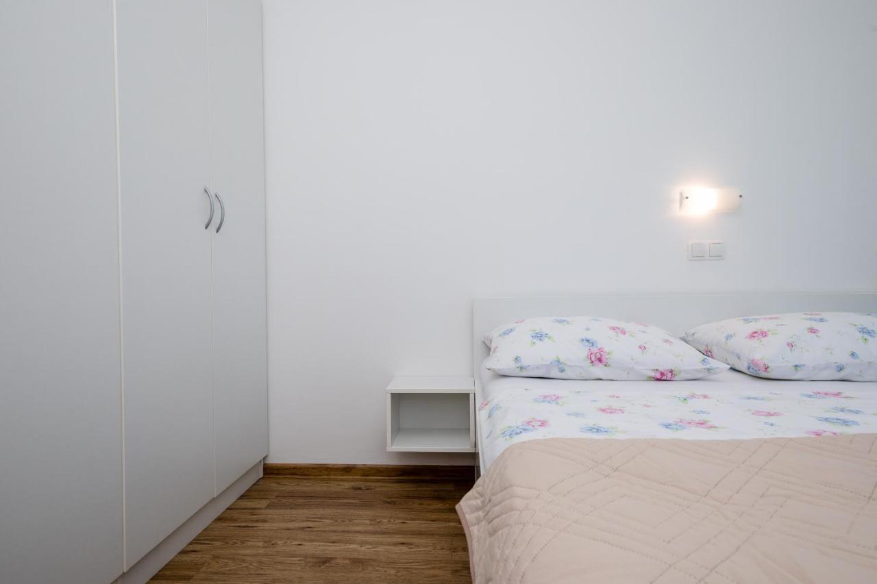 Zeljko Apartmani Lopar Exterior foto